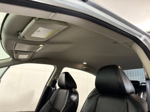 Used 2016 Nissan Maxima SR FWD image 18