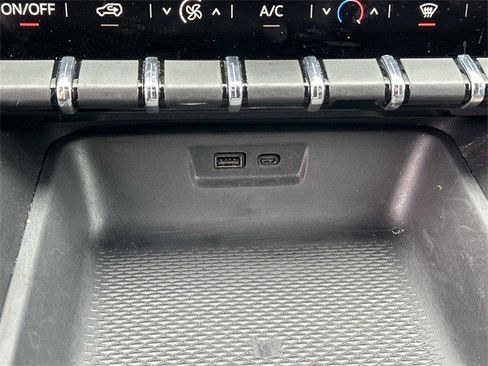 Used 2025 GMC Terrain Elevation image 22