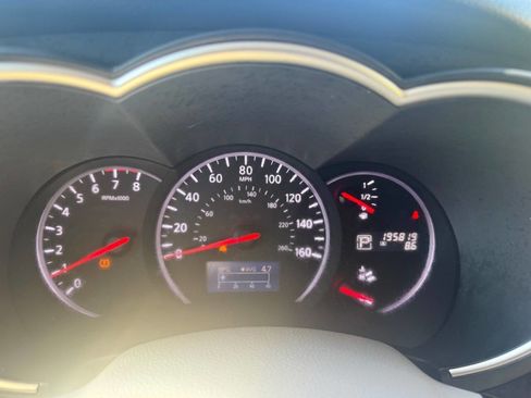 Used 2013 Nissan Quest SL w/ Protection Pkg image 10