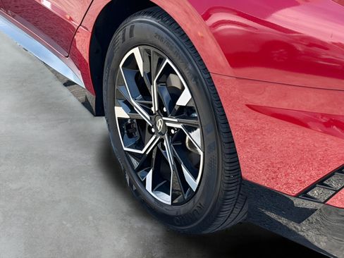 Used 2025 Hyundai Sonata SEL FWD image 9