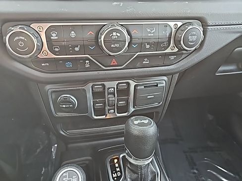 Certified 2025 Jeep Wrangler Unlimited Sahara image 29