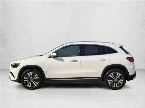 Certified 2025 Mercedes-Benz GLA 250 4MATIC w/ Exclusive Package image 8