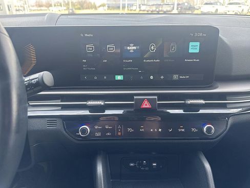 Used 2026 Kia Sportage EX w/ EX Panorama Roof Package image 16