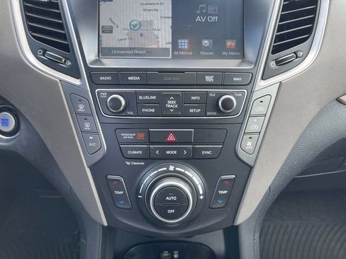 Used 2017 Hyundai Santa Fe AWD image 25