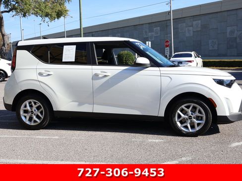 Used 2023 Kia Soul LX w/ LX Technology Package image 10