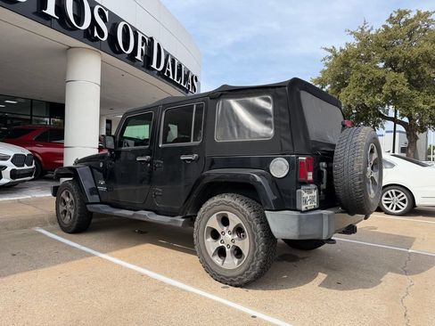 Used 2017 Jeep Wrangler Unlimited Sahara w/ Max Tow Package AWD/4WD image 4