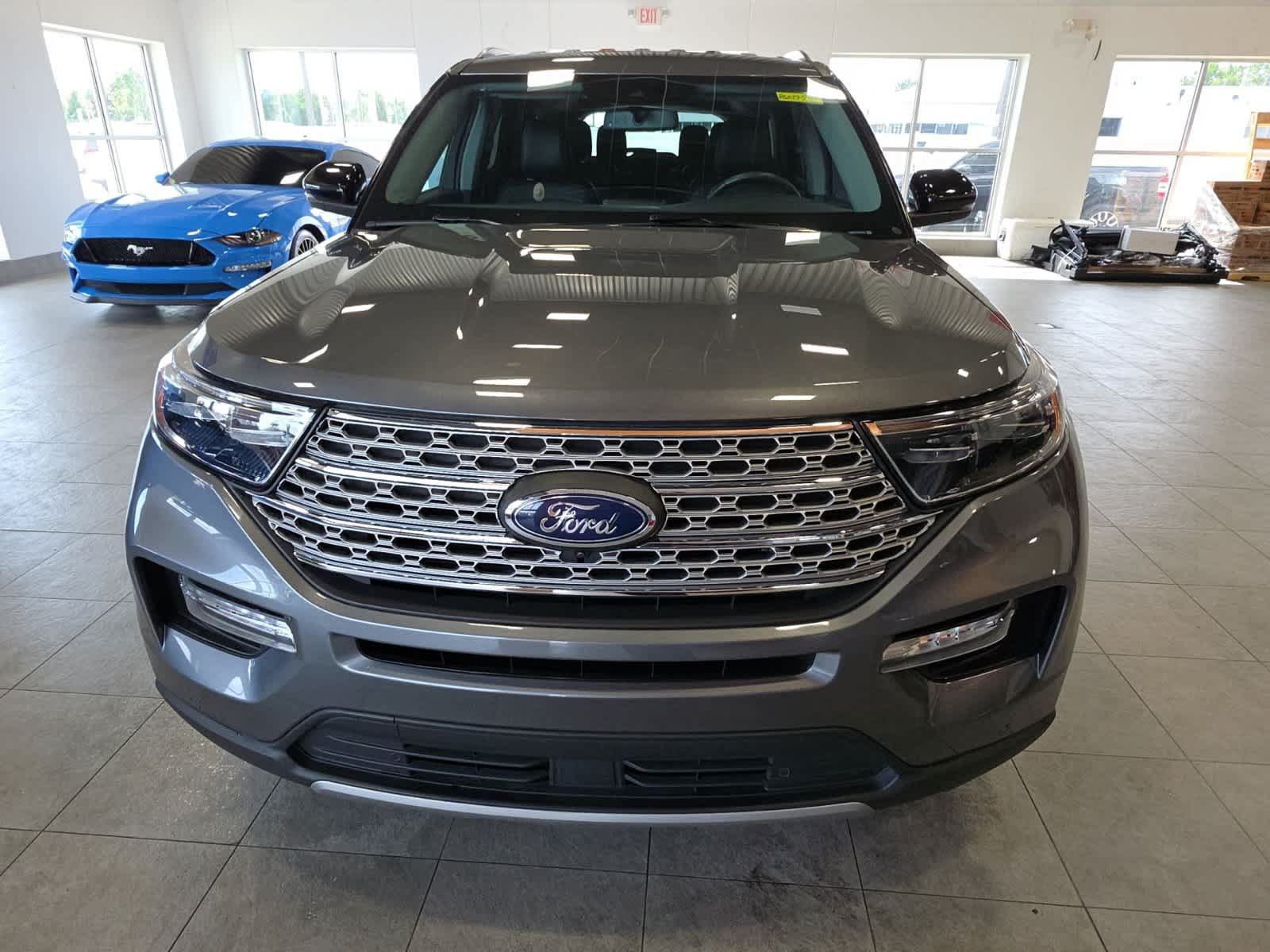 Used 2024 Ford Explorer Limited w/ Equipment Group 301A AWD/4WD image 2
