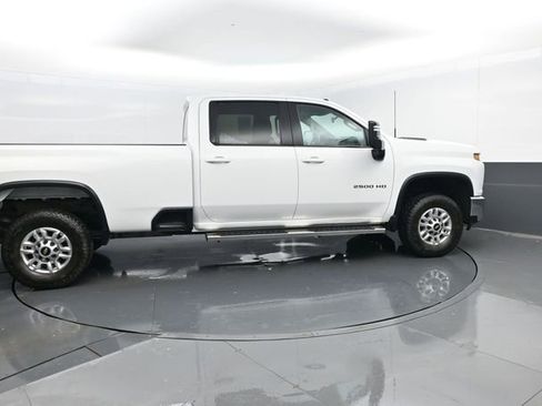 Used 2023 Chevrolet Silverado 2500 LT w/ Snow Plow Prep/Camper Package image 4