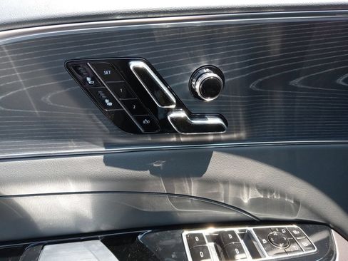New 2026 Cadillac Lyriq Sport w/ LPO, ONYX Package AWD/4WD image 9