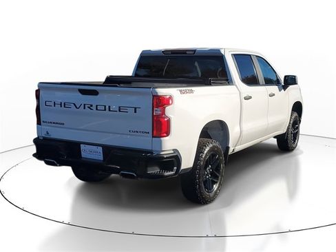 Used 2021 Chevrolet Silverado 1500 Custom Trail Boss w/ LPO, Dark Essentials Package image 4