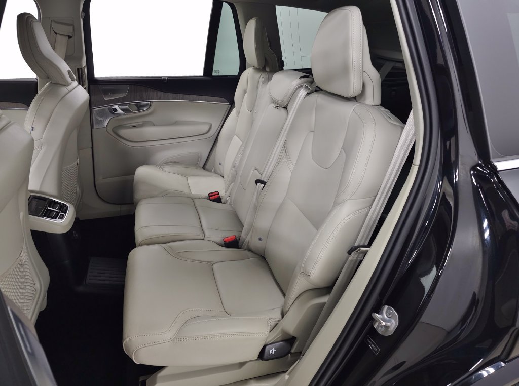 Used 2024 Volvo XC90 T8 Ultimate AWD/4WD image 35