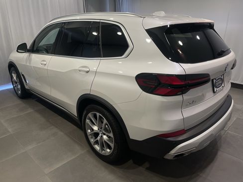 Certified 2025 BMW X5 xDrive40i w/ Parking Assistance Package AWD/4WD image 4