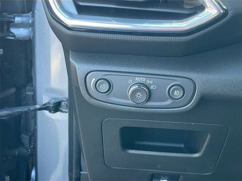 Used 2022 Chevrolet TrailBlazer LT w/ LPO, Blackout Package image 10