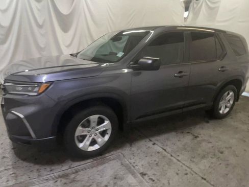 Used 2023 Honda Pilot LX image 4