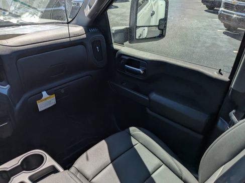Used 2026 Chevrolet Silverado 3500 W/T image 18