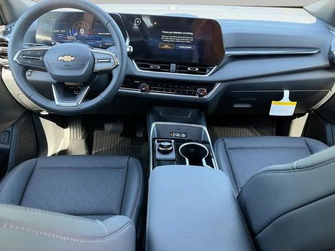 New 2026 Chevrolet Equinox LT w/ Convenience Package II FWD image 10