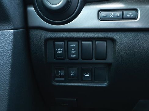 Used 2021 Nissan Titan PRO-4X w/ Pro-4x Convenience Package image 14