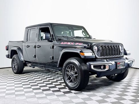 Used 2024 Jeep Gladiator Sport AWD/4WD image 1