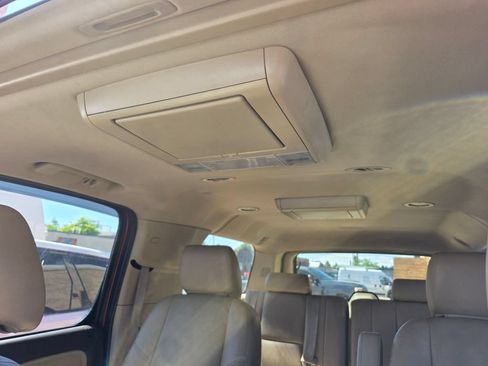 Used 2014 GMC Yukon XL Denali AWD/4WD image 10