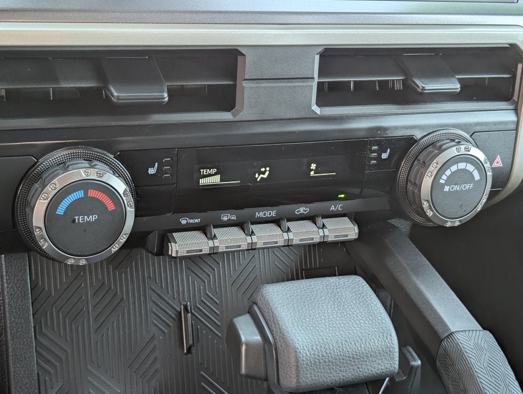 Certified 2025 Toyota Tacoma SR5 AWD/4WD image 24