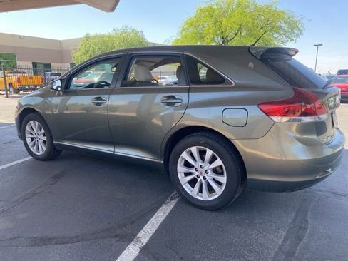 Used 2013 Toyota Venza LE image 2