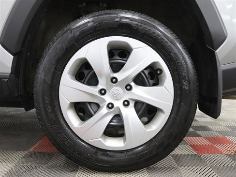 Used 2021 Toyota RAV4 LE image 37