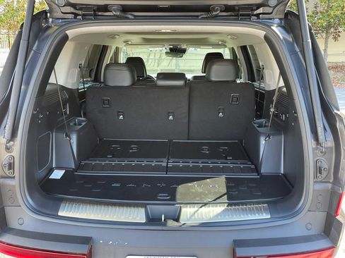 Used 2025 Hyundai Santa Fe Limited FWD image 7