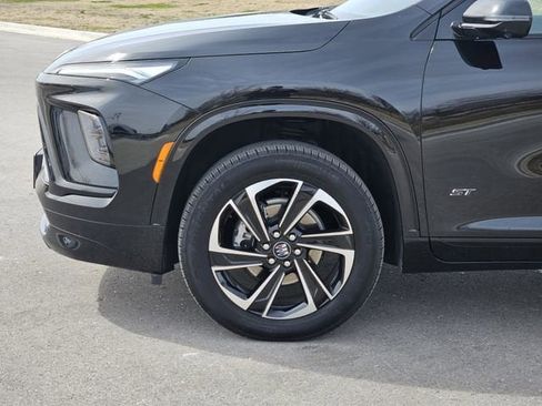 Used 2025 Buick Enclave Sport Touring image 10