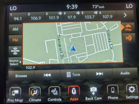 Used 2023 Jeep Cherokee Altitude Lux image 25