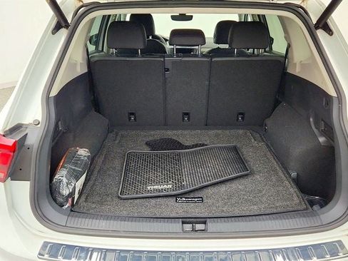 Used 2020 Volkswagen Tiguan SEL AWD/4WD image 21