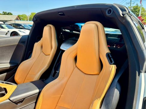 Used 2021 Chevrolet Corvette Stingray Preferred Cpe w/ 2LT RWD image 17