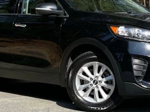 Used 2019 Kia Sorento LX image 10