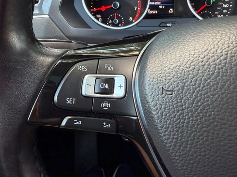 Used 2019 Volkswagen Tiguan SE w/ Panoramic Sunroof Package AWD/4WD image 17