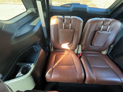 Used 2016 Ford Explorer Base 4dr SUV image 18