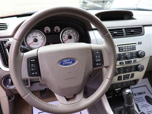 Used 2010 Ford Focus SES FWD image 20