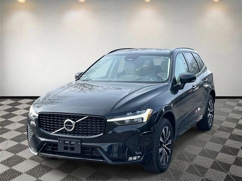 Used 2024 Volvo XC60 B5 Plus image 7