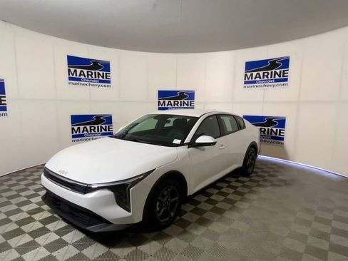 Used 2025 Kia K4 FWD image 6