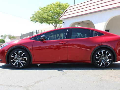 Used 2023 Toyota Prius Prime FWD image 14