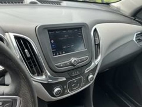 Used 2023 Chevrolet Equinox LT FWD image 12