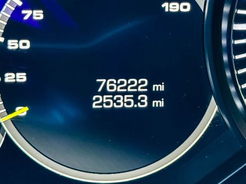 Used 2018 Porsche Panamera 4 image 26