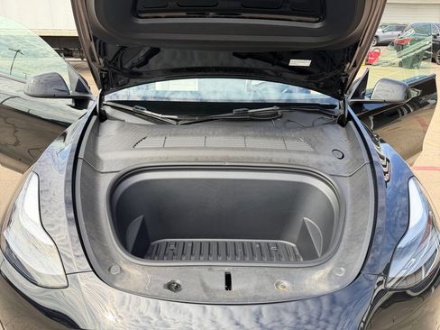 Used 2025 Tesla Model Y Long Range RWD image 20