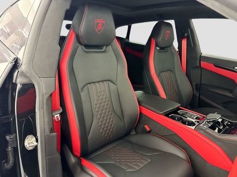Used 2025 Lamborghini Urus Performante AWD/4WD image 31