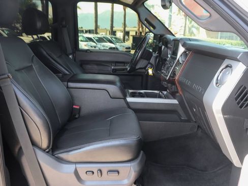 Used 2016 Ford F250 Lariat w/ Lariat Ultimate Package AWD/4WD image 41