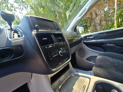Used 2012 Dodge Grand Caravan Crew w/ Crew Value Pkg FWD image 21