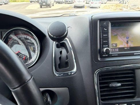 Used 2019 Dodge Grand Caravan GT FWD image 19