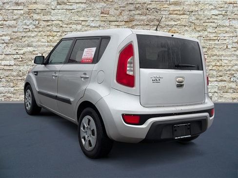 Used 2013 Kia Soul FWD image 3