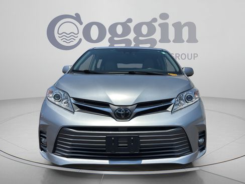 Used 2019 Toyota Sienna XLE w/ XLE Navigation Package AWD/4WD image 8