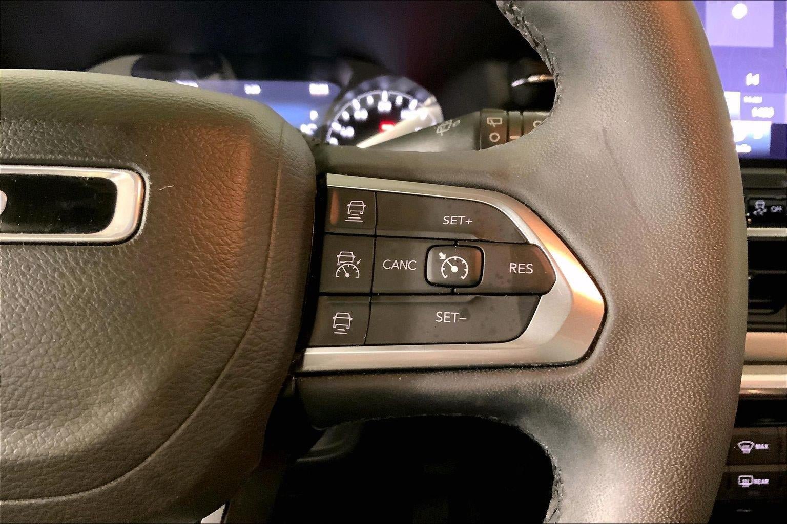 Used 2023 Jeep Compass Limited AWD/4WD image 19
