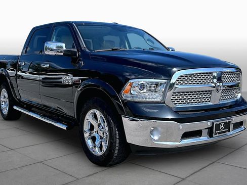 Used 2017 RAM 1500 Laramie w/ Convenience Group AWD/4WD image 3