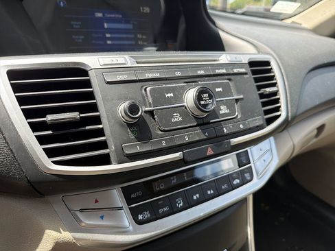 Used 2015 Honda Accord LX image 18